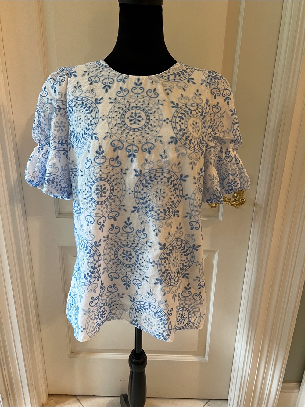 Blue & White Printed Puff-Sleeve Women's Top